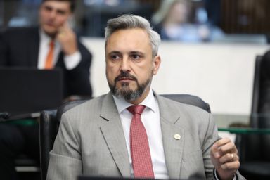 Deputado Fabio Oliveira (PODE) requer informações sobre reserva de até 100% das vagas a cotistas em processo seletivo da UEL