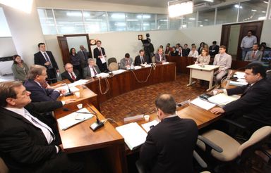 CCJ adia votação do empréstimo de US$ 350 milhões para a próxima semana