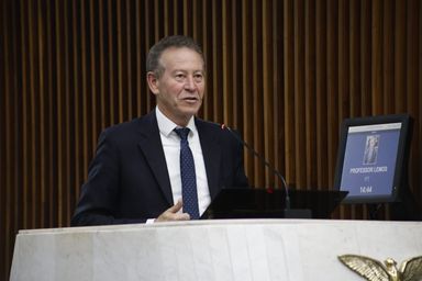 Deputado Professor Lemos (PT) cobra envio de projeto para corrigir carreira de servidores da educação no Paraná