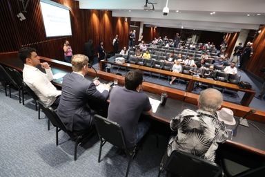 O aumento das passagens de ônibus em Curitiba é debatido na Assembleia