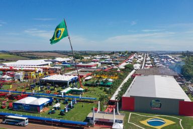 Parlamentares exaltam estreia da Assembleia Itinerante no Show Rural Coopavel