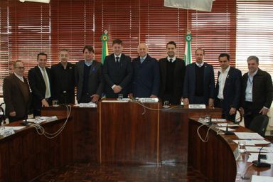 Deputados discutem a reabertura da Estrada do Colono