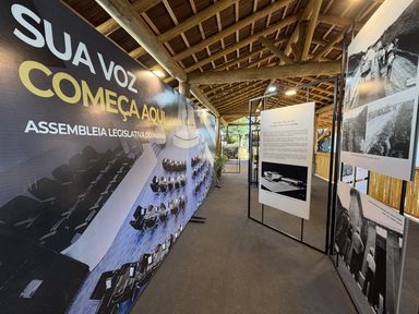 Assembleia apresenta museu itinerante na Expoingá com documentos e memórias da história do Paraná