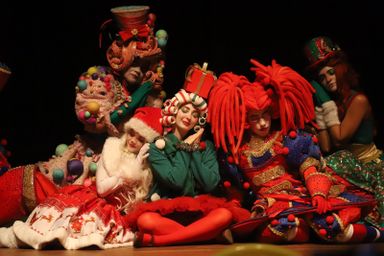 Evento em prol de hospitais de combate ao câncer infantil lota Teatro Guaíra