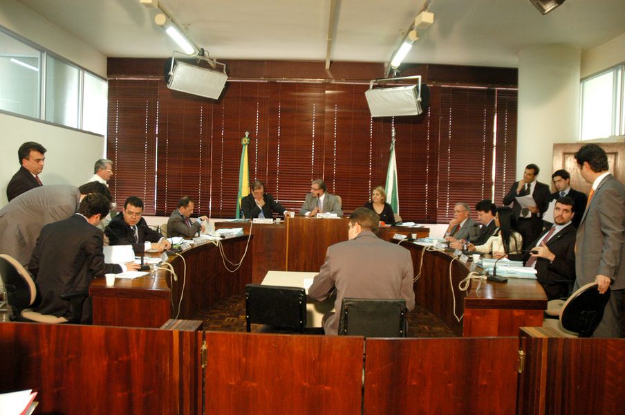 reunião CCJ 04.10