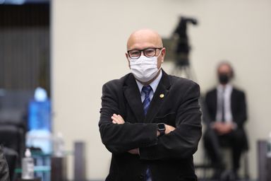 Deputado Romanelli repudia ataques contra bispo Orlando Brandes, Papa e CNBB
