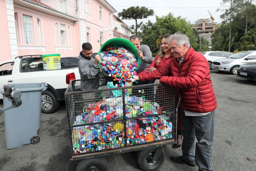 entrega Tampinha SolidáriA