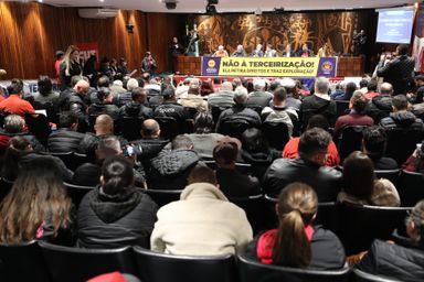 Audiência pública decide pela criação de campanha estadual para reverter leis que permitem terceirização no Paraná