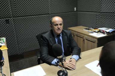 O "Fala Deputado" desta semana troca o terno pelo jaleco e prescreve boa receita:  a entrevista com Dr. Batista