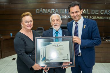 Em noite festiva, JJ Duran recebe o título de Cidadão Honorário do Paraná