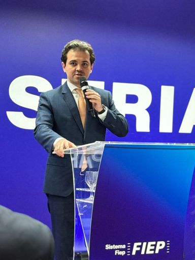 Deputado Luiz Fernando Guerra (União) confirma conclusão da concretagem na PRC-280