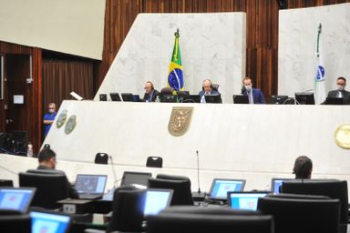 Aprovado projeto que ajusta repasse do Governo para fundos previdenciários