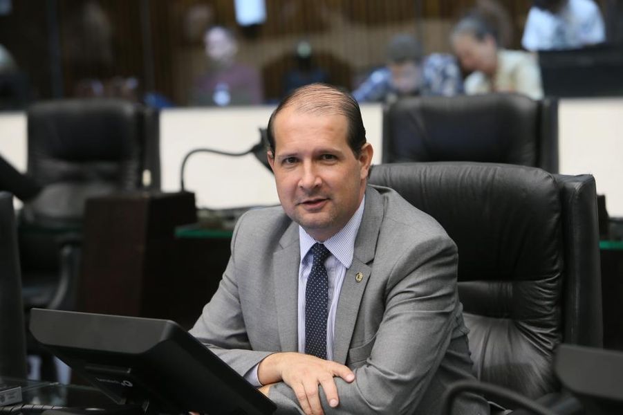 deputado Marcel Henrique Micheletto (PR)