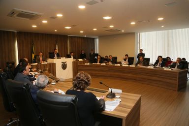CCJ faz sessão extra para votar projeto promovendo ajustes na reforma administrativa