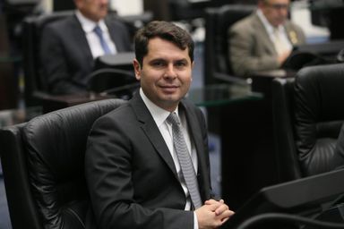 Deputado Alexandre Curi comemora o início da duplicação da Rodovia dos Minérios