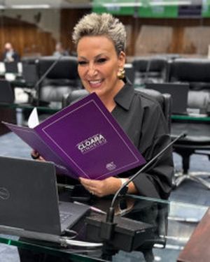 Foto do deputado Cloara Pinheiro