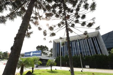 Agenda da Assembleia tem homenagens e debates sobre saúde, moradia e anistia