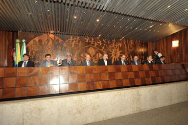 Assembleia debate precarização da saúde em audiência pública
