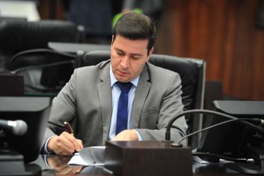 Passe Maternidade: Projeto de Arilson propõe transporte gratuito para gestantes