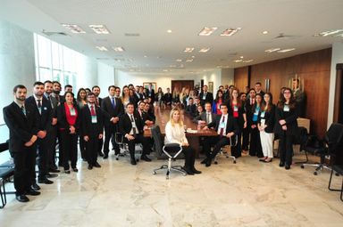Integrantes do Parlamento Universitário são recebidos por Cida Borghetti no Palácio Iguaçu