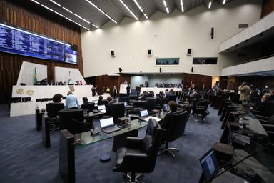 Vai à sanção projeto que beneficia estudantes atletas do Paraná