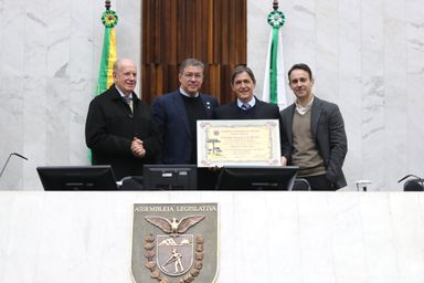 Assembleia Legislativa homenageia médico cirurgião Antonio Carlos Valezi