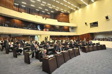 Assembleia aprova projetos que reestruturam carreiras no serviço público estadual