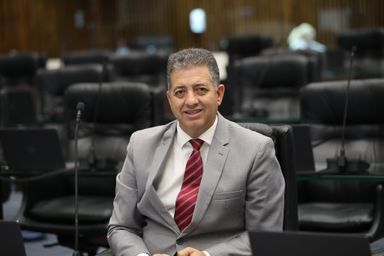 Deputado Cobra Repórter solicita Voto de Louvor ao idoso que oferece aulas gratuitas de inglês em Curitiba