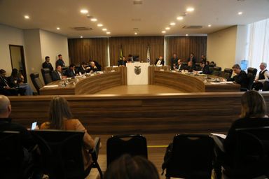 CCJ aprova projeto que permite inaugurar no Paraná só obras 100% concluídas