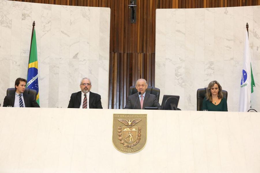 Escola do Legislativo promove palestra com o jornalista Marden Machado sobre legislação eleitoral