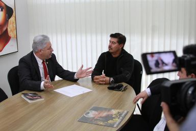 Empresário musical conversa com Douglas Fabrício sobre o Dia Estadual do Heavy Metal