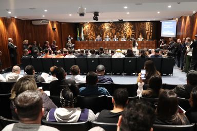 Motoristas cobram mais direitos e autonomia no PLP federal dos aplicativos