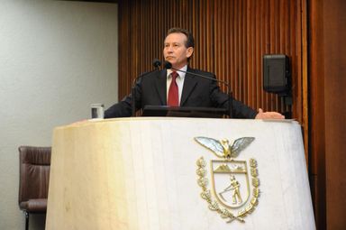 Filhos de mulher vítima de violência doméstica poderão ter transferência escolar garantida por lei