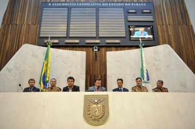 Assembleia Legislativa presta homenagem à Guarda Municipal de Curitiba