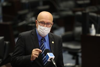 Romanelli apoia proposta de entrega de EPIs para cuidadores de idosos
