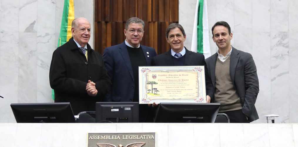 Assembleia homenageia médico cirurgião Antonio Carlos Valezi