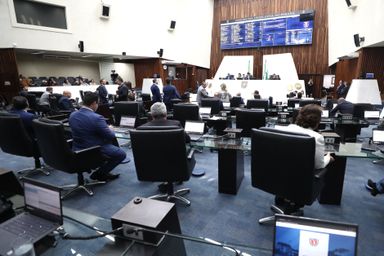 Reajuste salarial dos professores é aprovado na Assembleia Legislativa e segue para sanção