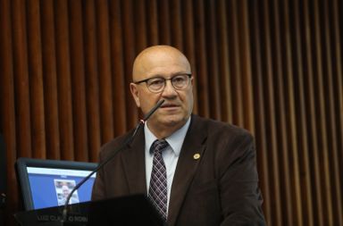 Deputado Luiz Claudio Romanelli (PSD) destaca criação de quatro novos cursos de medicina no Paraná