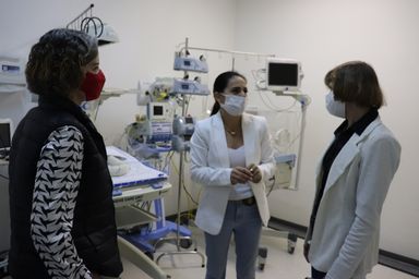 Deputada Luciana homenageia Hospital Regional do Sudoeste pelo atendimento na pandemia