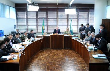 CCJ adia votação de projeto que susta reajuste das tarifas da Sanepar