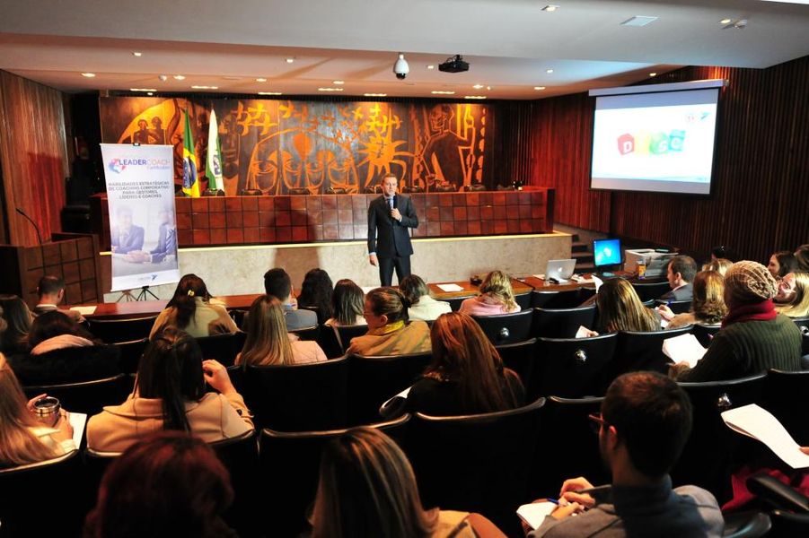 Escola do Legislativo - Palestra com Andrey Orloski