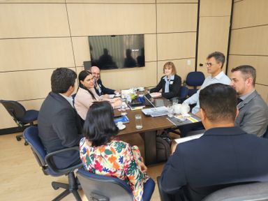 Deputada Luciana Rafagnin (PT) reforça junto à base do Governo Federal apelos na busca de soluções à crise do leite