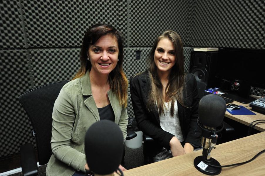 Rádio Assembleia entrevista  Rubia Santos e Juliana Petri.