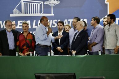 Demandas entregues à Assembleia Itinerante incluem obras de infraestrutura e plano estratégico para Londrina