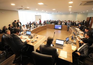 Projeto que permite atuação conjunta entre bombeiros e agentes municipais avança na CCJ