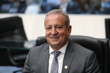 Deputado Moacyr Fadel (PSD) apresenta parecer favorável a criação do Dia Estadual do Produtor de Leite