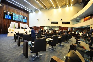 Assembleia aprova incentivos ao aproveitamento da energia produzida por micro e minigeradores