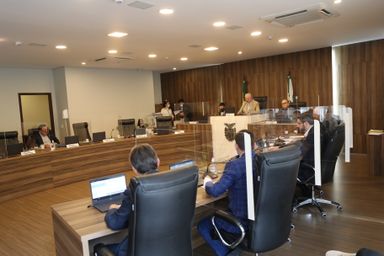 CCJ aprova projeto que reajusta piso salarial dos professores