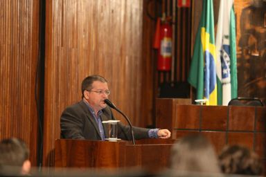 Assembleia Legislativa do Paraná é uma das melhores do País, diz pesquisador