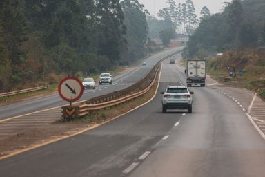 Deputados estaduais cobram ação urgente do DNIT para recuperação da Rodovia do Café